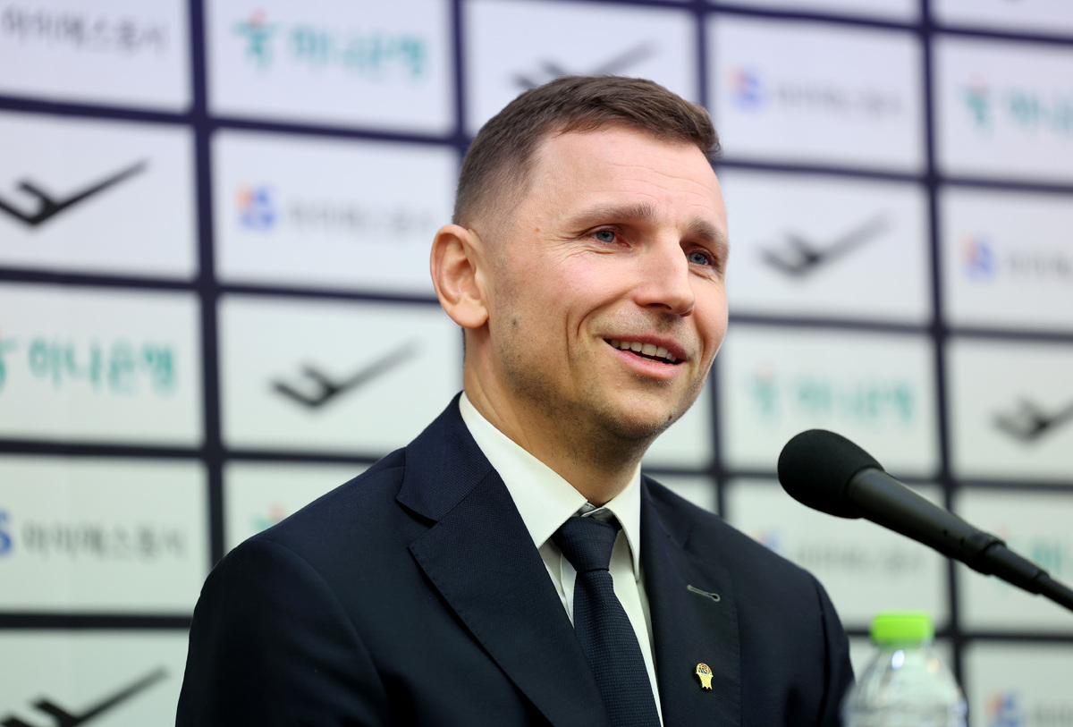 [SW현장] “협회의 목표, 협회의 방향과 비슷하게”…농구대표팀 새 외국인 사령탑, 마줄스 감독 “전략·전술보다 중요한 건 열정과 책임감”