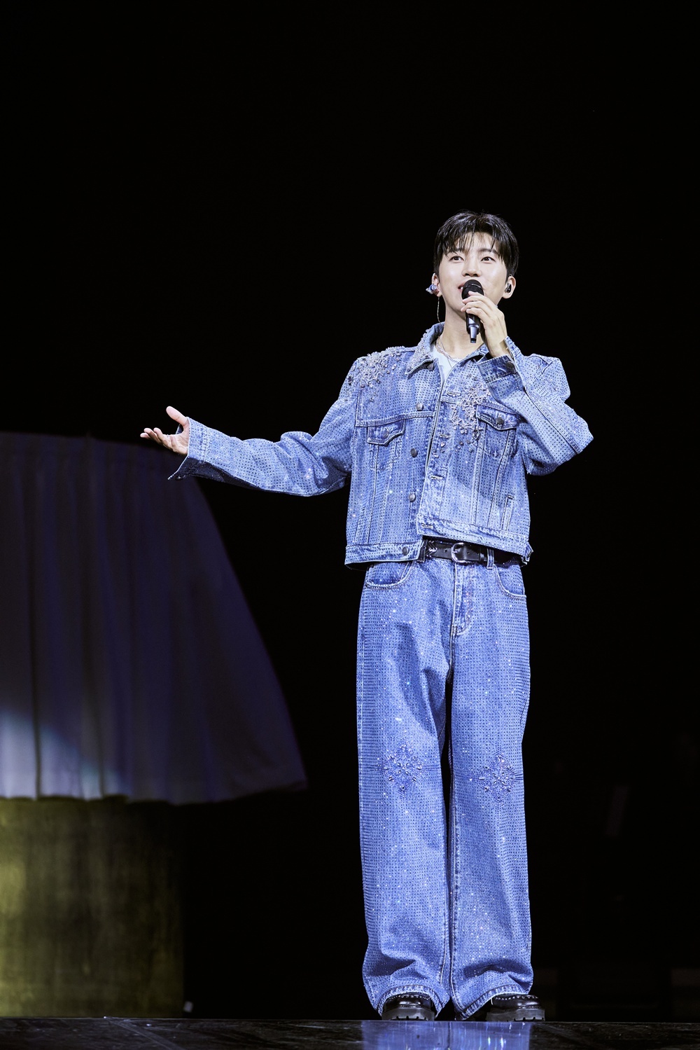 [공연리뷰] “임영웅 보니 수명이 는다”…본격 회춘 콘서트 ‘IM HERO’