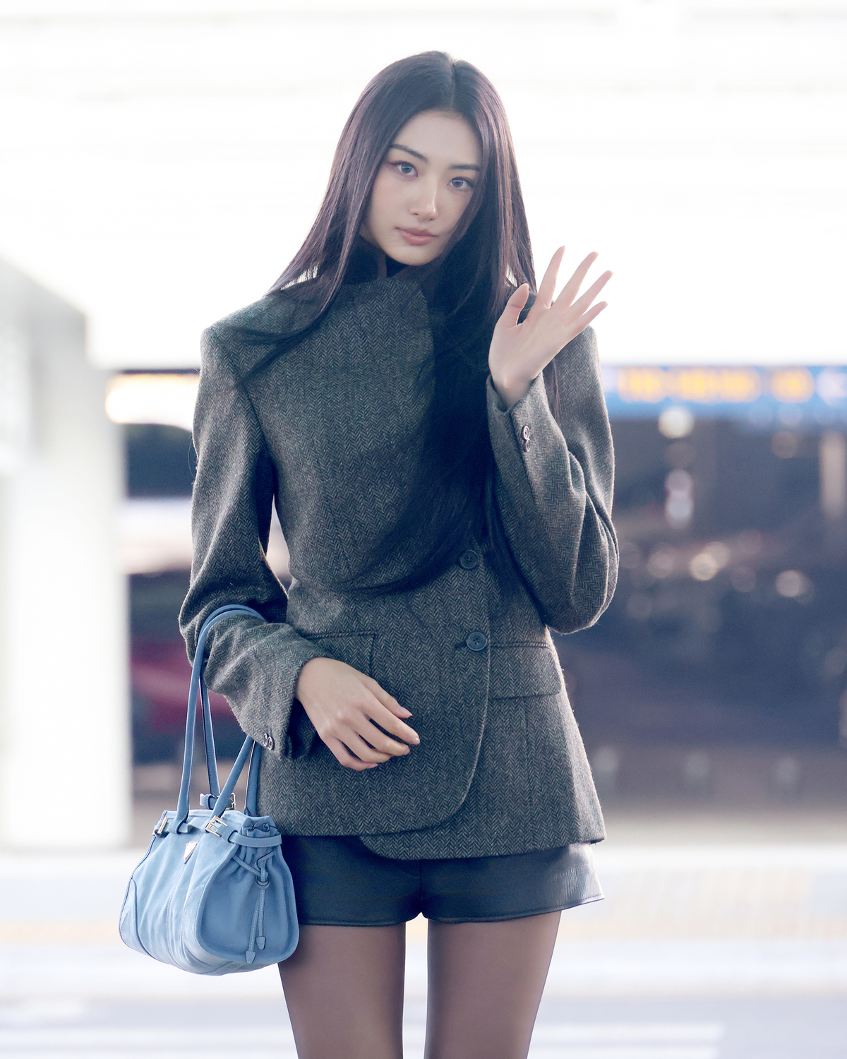 [한강로 컷] 미야오 가원, 출국길…’확신의 고양이상 비주얼’