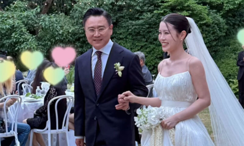 이광기, 딸 손 꼭 잡고…이연지♥정우영 결혼식