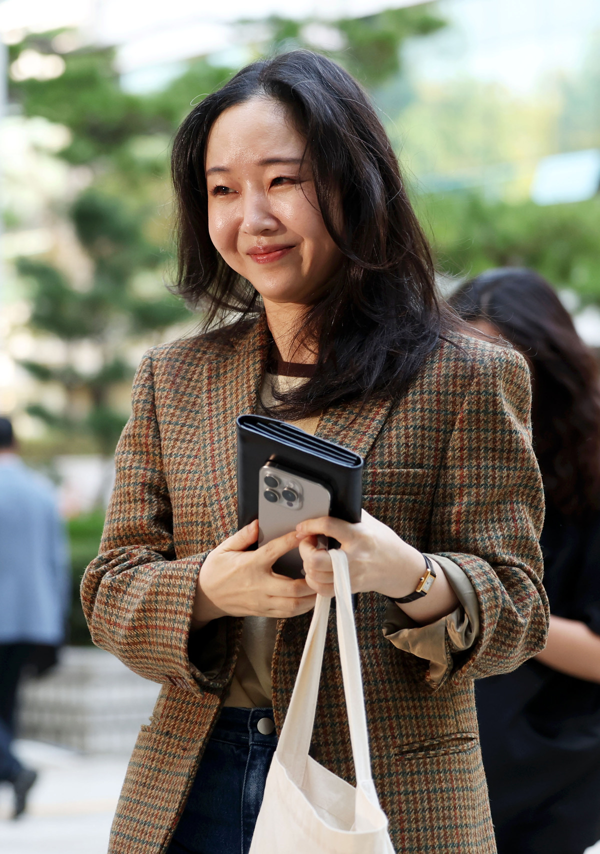 [오늘의 연예 Pick]민희진 전 어도어 대표, "뉴진스 따뜻하게 맞아달라... - 뉴스 썸네일 이미지