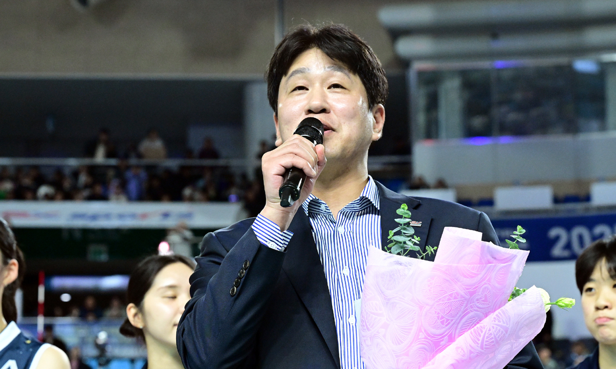 ‘158승’ 女배구 최다승 사령탑 우뚝 선 김종민 감독
