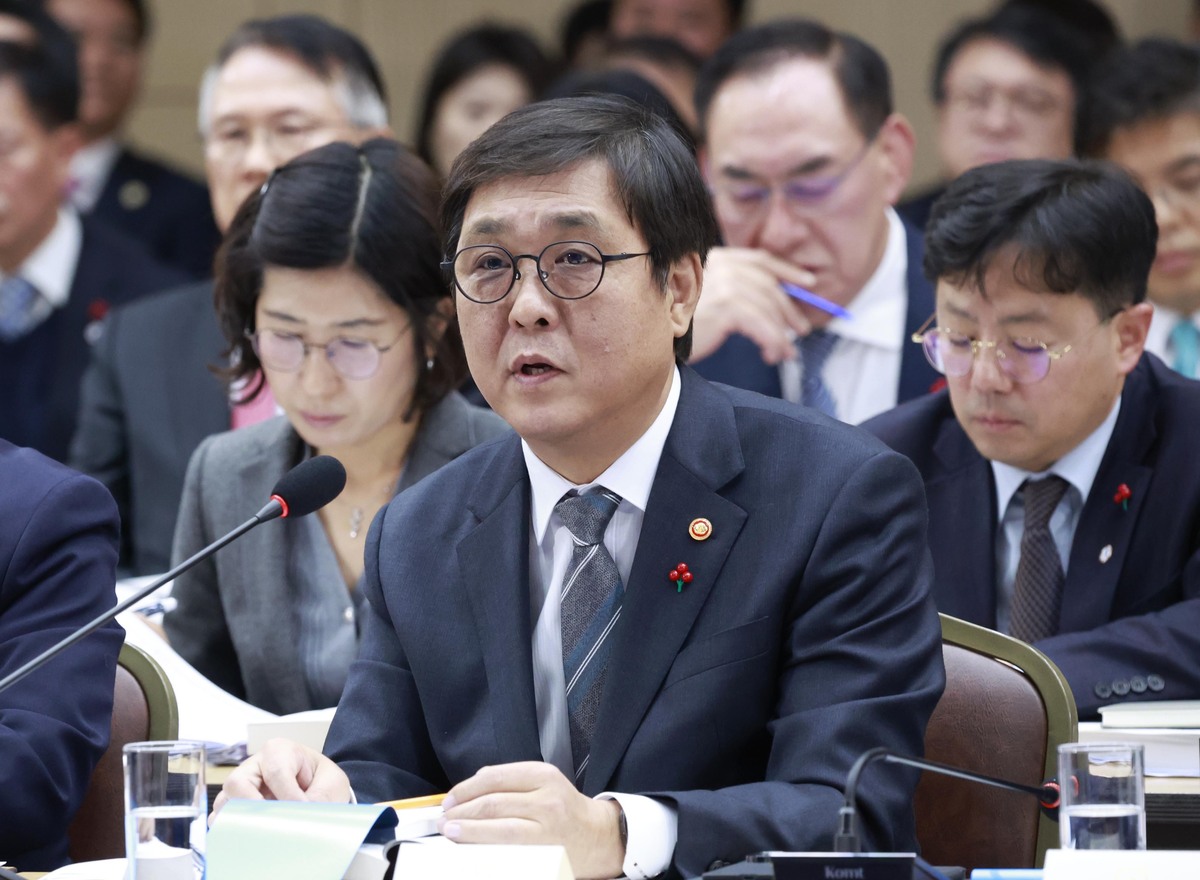 최휘영 장관 "5만석 돔구장 짓겠다...구독형 영화패스 도입도" - 뉴스 썸네일 이미지