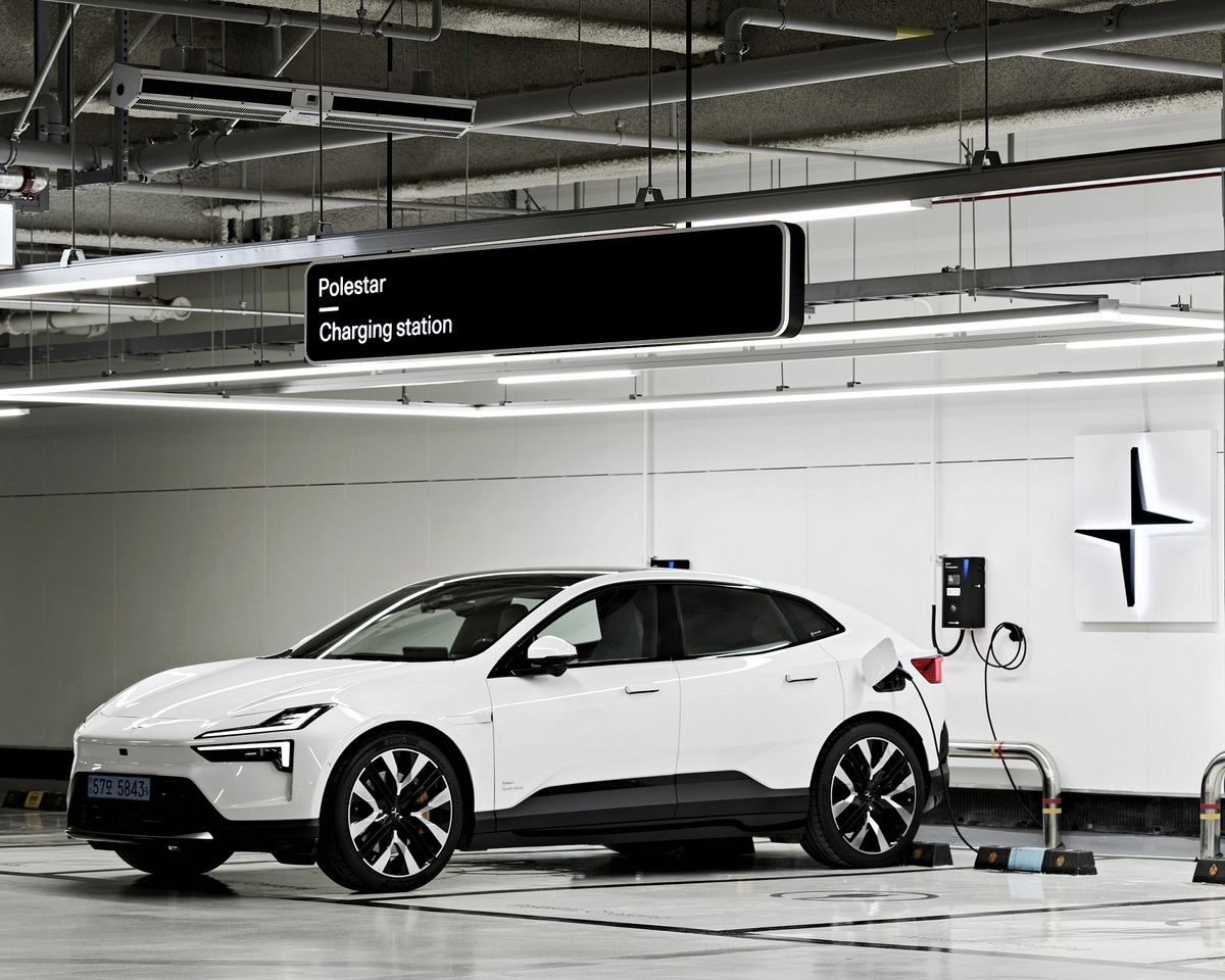 화끈하게 늘린다...'폴스타 차징 스테이션' 2030년까지 확장 계획 - 뉴스 썸네일 이미지