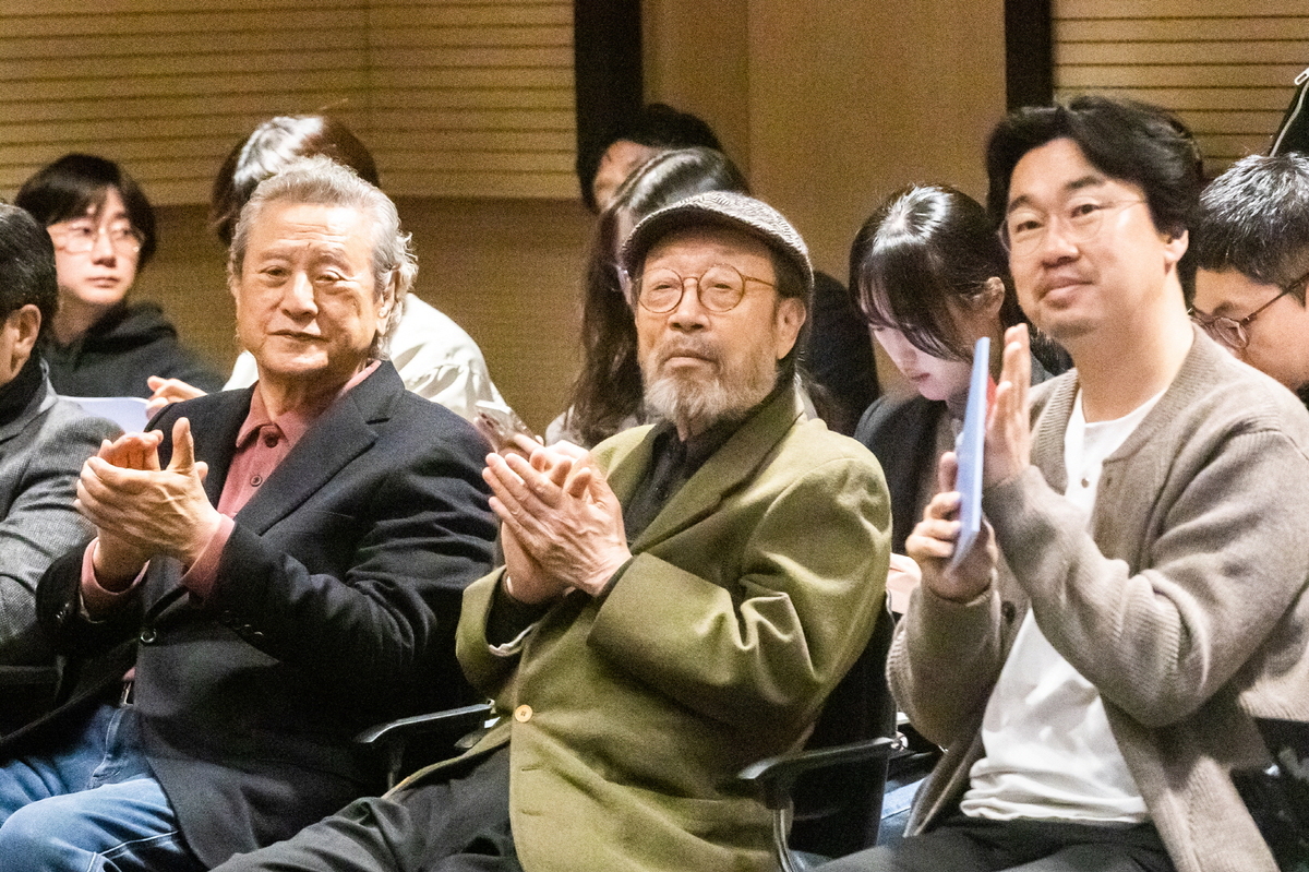 신구·박근형 “연극은 움직임의 예술”…후배들 무대 열어준 ‘연극내일 프로젝트’ 개막