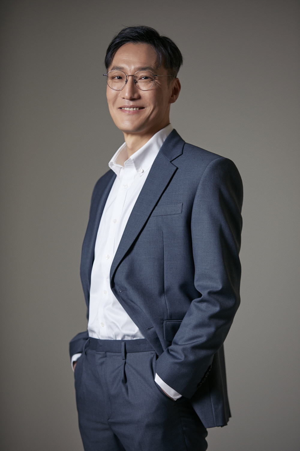 정재성, '신입사원 강회장' 출연...이준영·진구 만난다 - 뉴스 썸네일 이미지