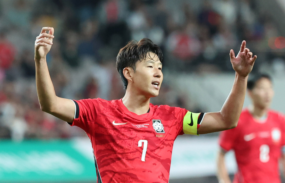 손흥민을 '7번·그분'으로 부른다고?... 국감까지 번진 대표팀 불화설 - 뉴스 썸네일 이미지